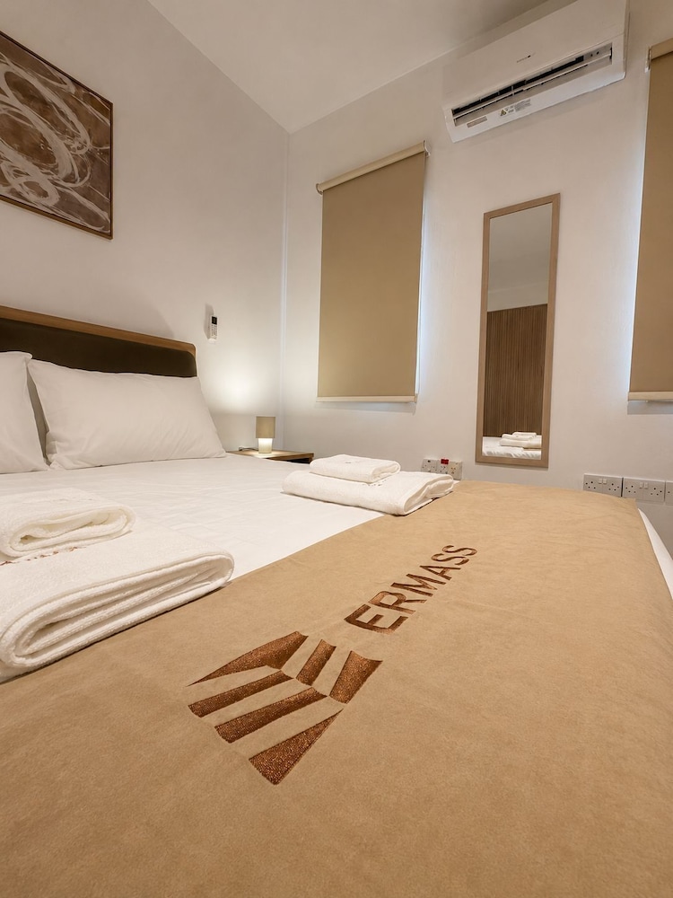 Valentinos Apartments 15/47