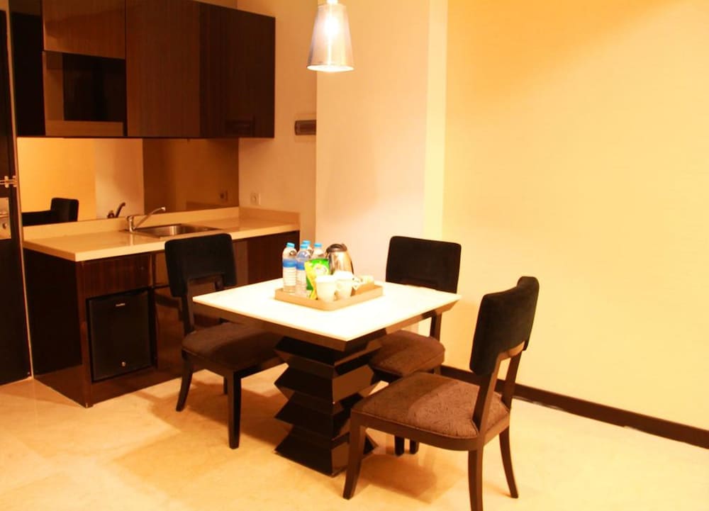 Nemuru Grand Bellevue Radio Dalam 29/39