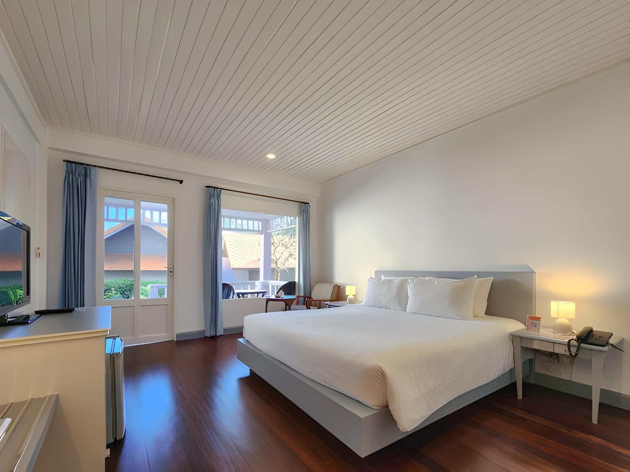 Chalet, Bungalow, Double and Twin Beds