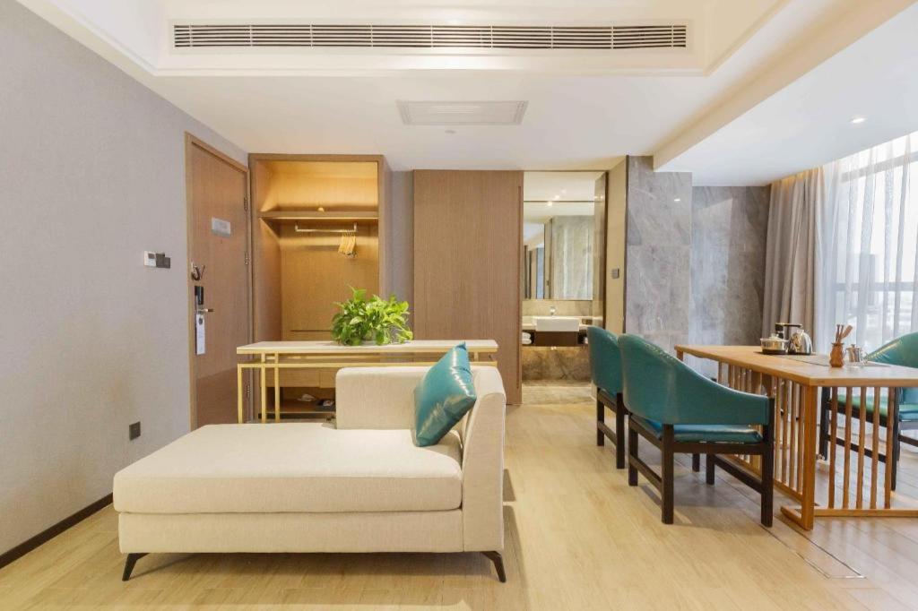 Borrman Hotel Liuzhou Guizhong Avenue Liugao 40/59