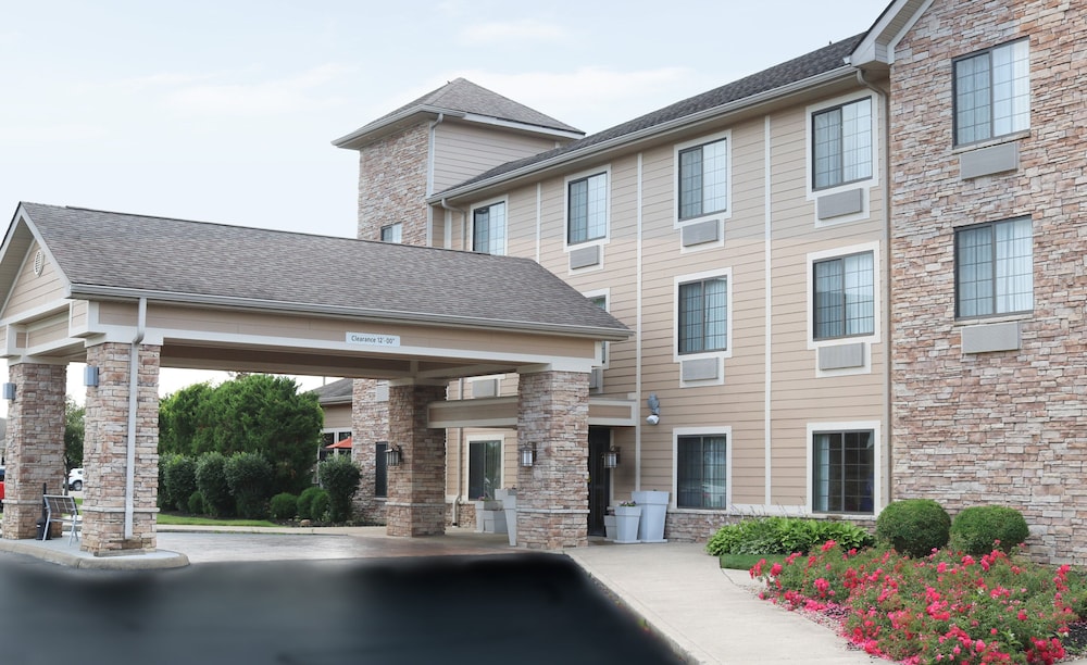Holiday Inn Express Hocking Hills Logan 70/72