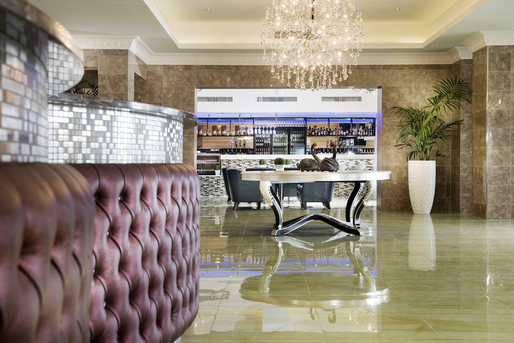 Swan River Hotel 45/56