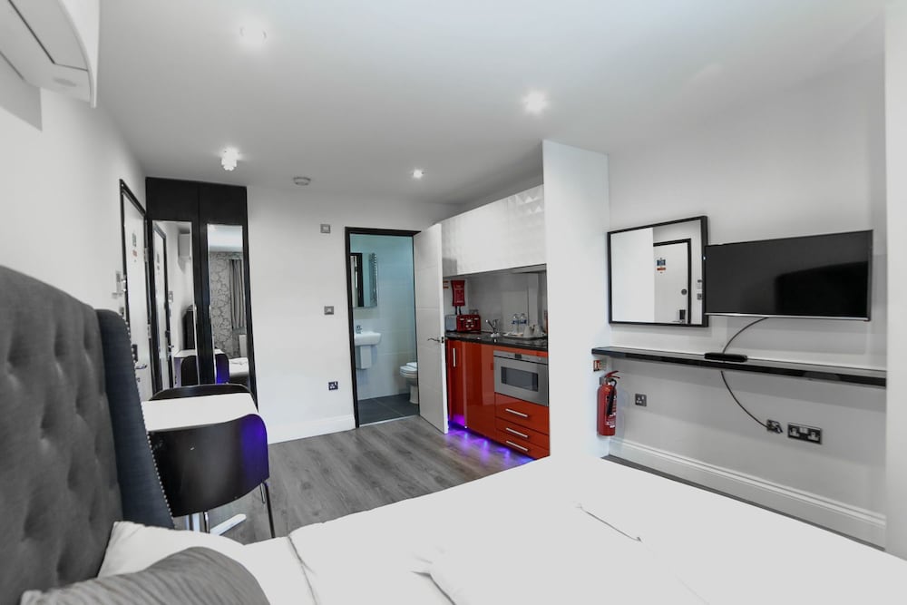 Imperial Court Suites 3/59