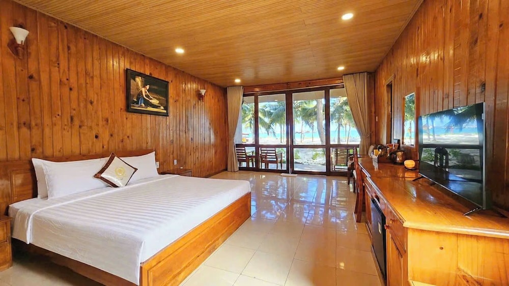 Tan Son Nhat Con Dao Resort 19/69