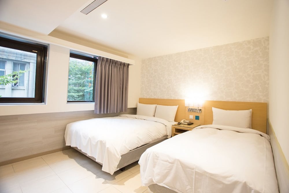 ROOM, TRIPLE