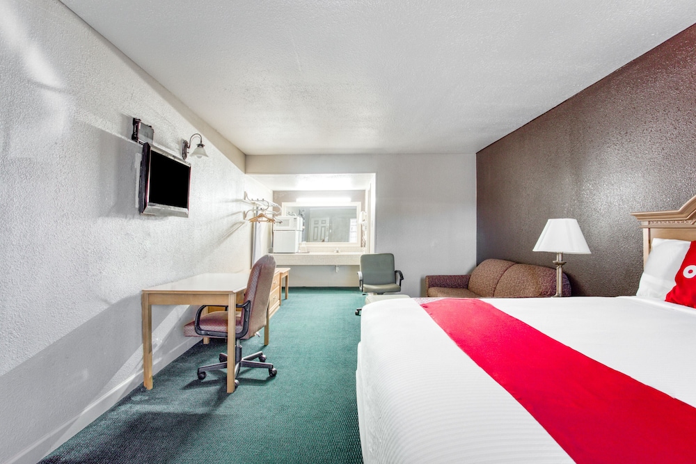 OYO Hotel Bald Knob near Searcy AR 25/71