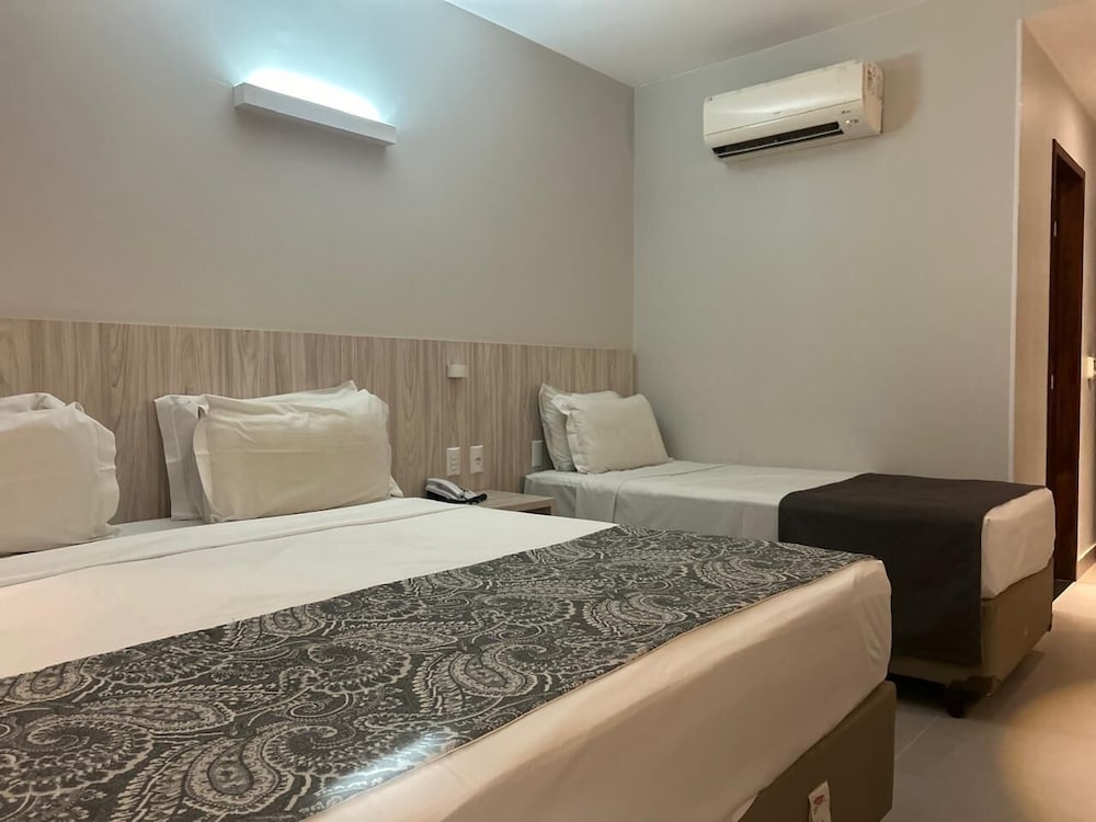 EXECUTIVE, DOUBLE OR TWIN BED