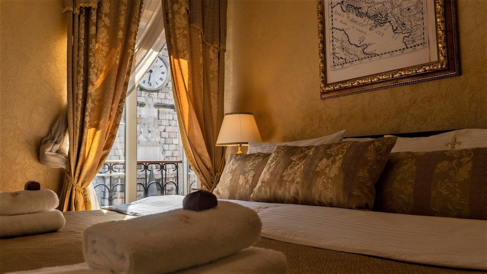 Historic Boutique Hotel Cattaro 47/60