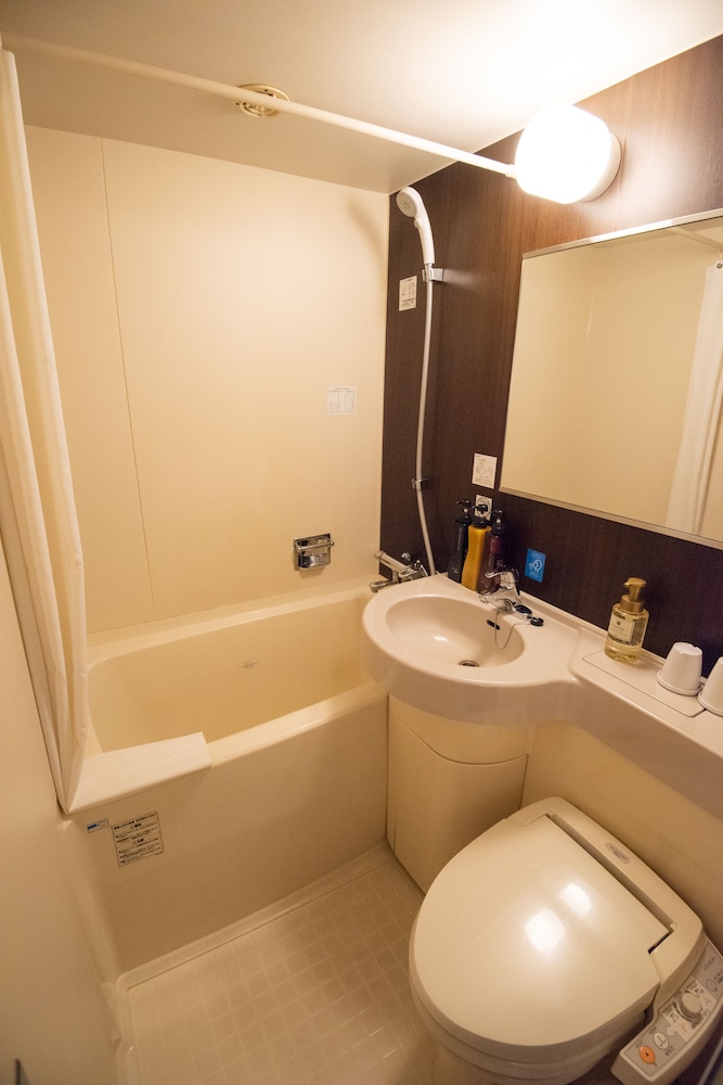 Via Inn Shin Osaka 32/34