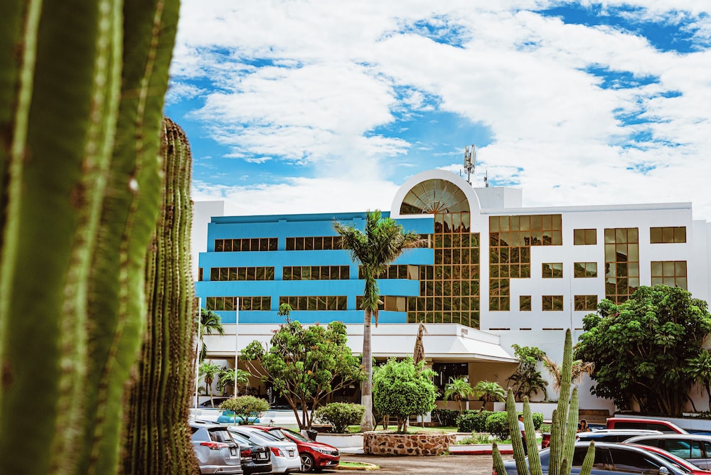 Hotel San Carlos Plaza, Beach & Convention Center 3/58