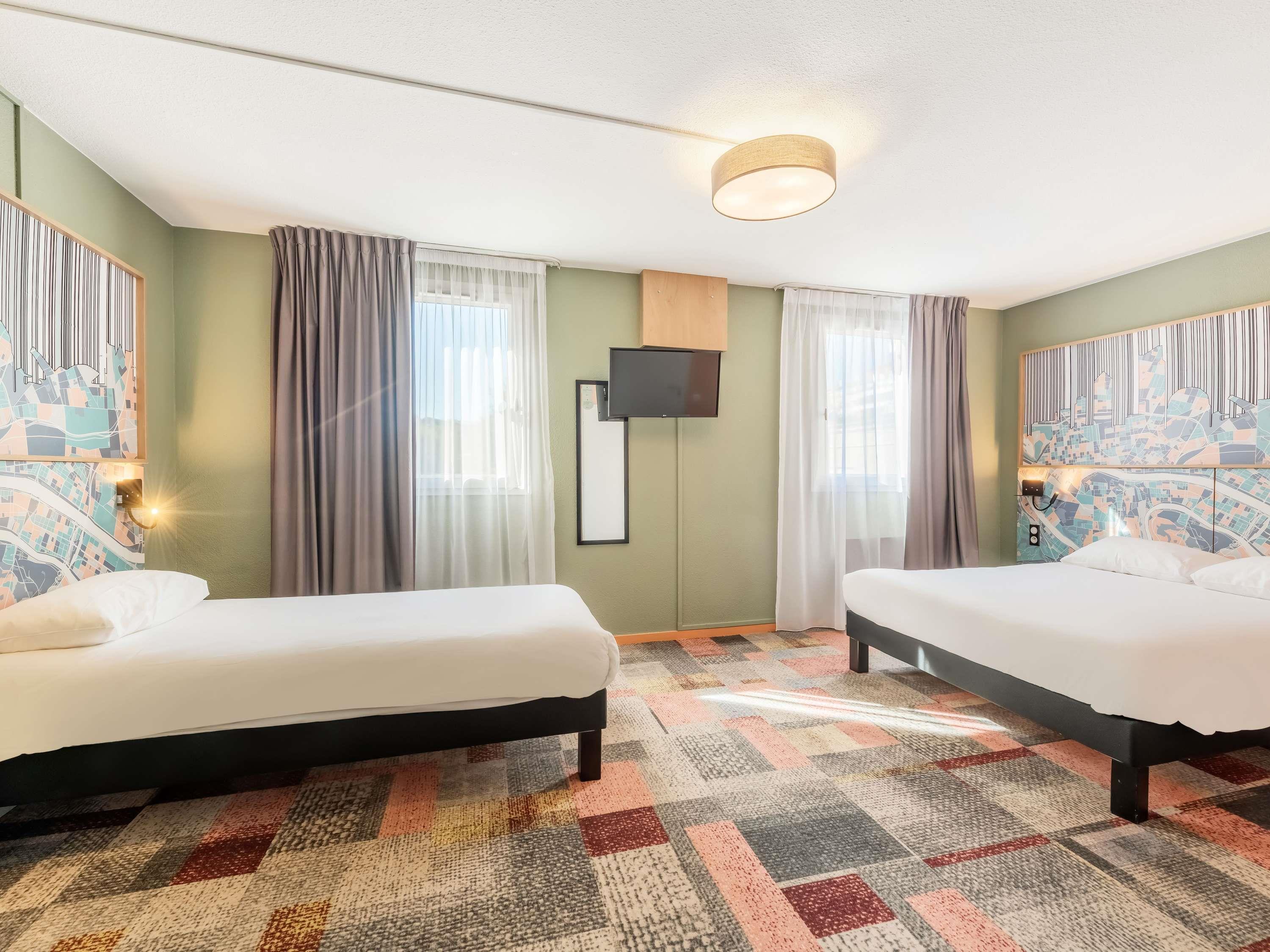 STANDARD, 1 DOUBLE AND 1 SINGLE BED