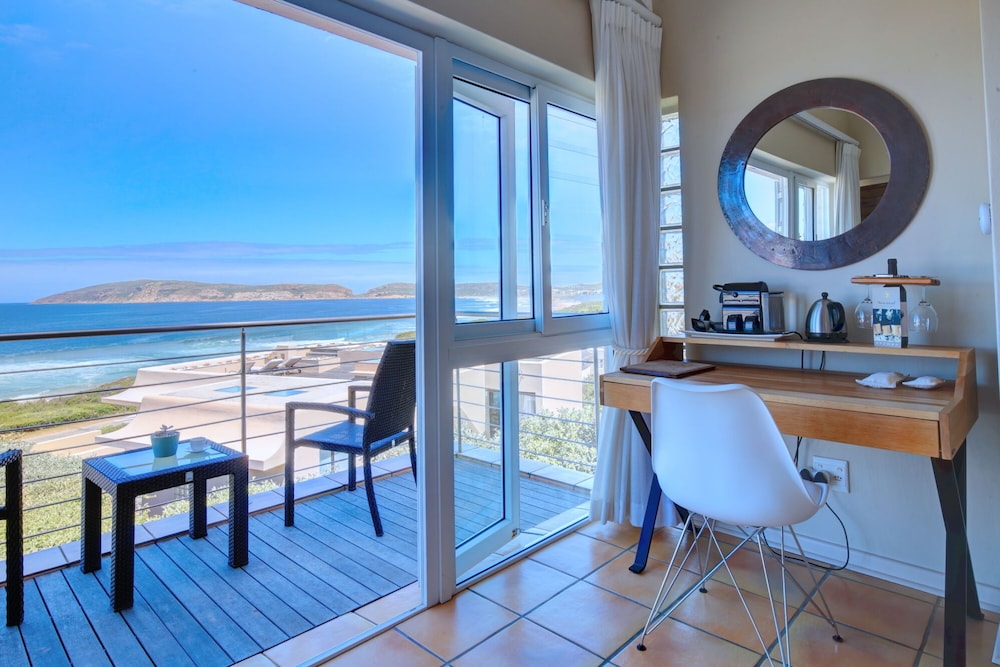 Periwinkle Guest Lodge 28/41