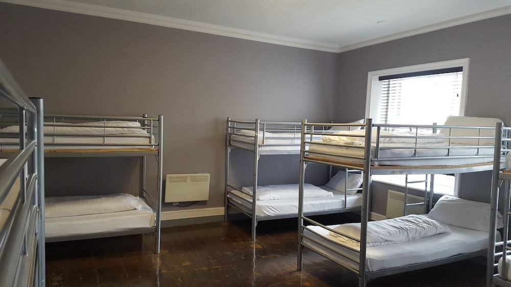 Albatross Hostel 25/28