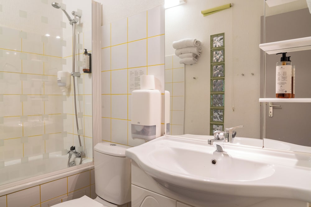 Hotel the Originals Lorient Les Oceanes 43/50