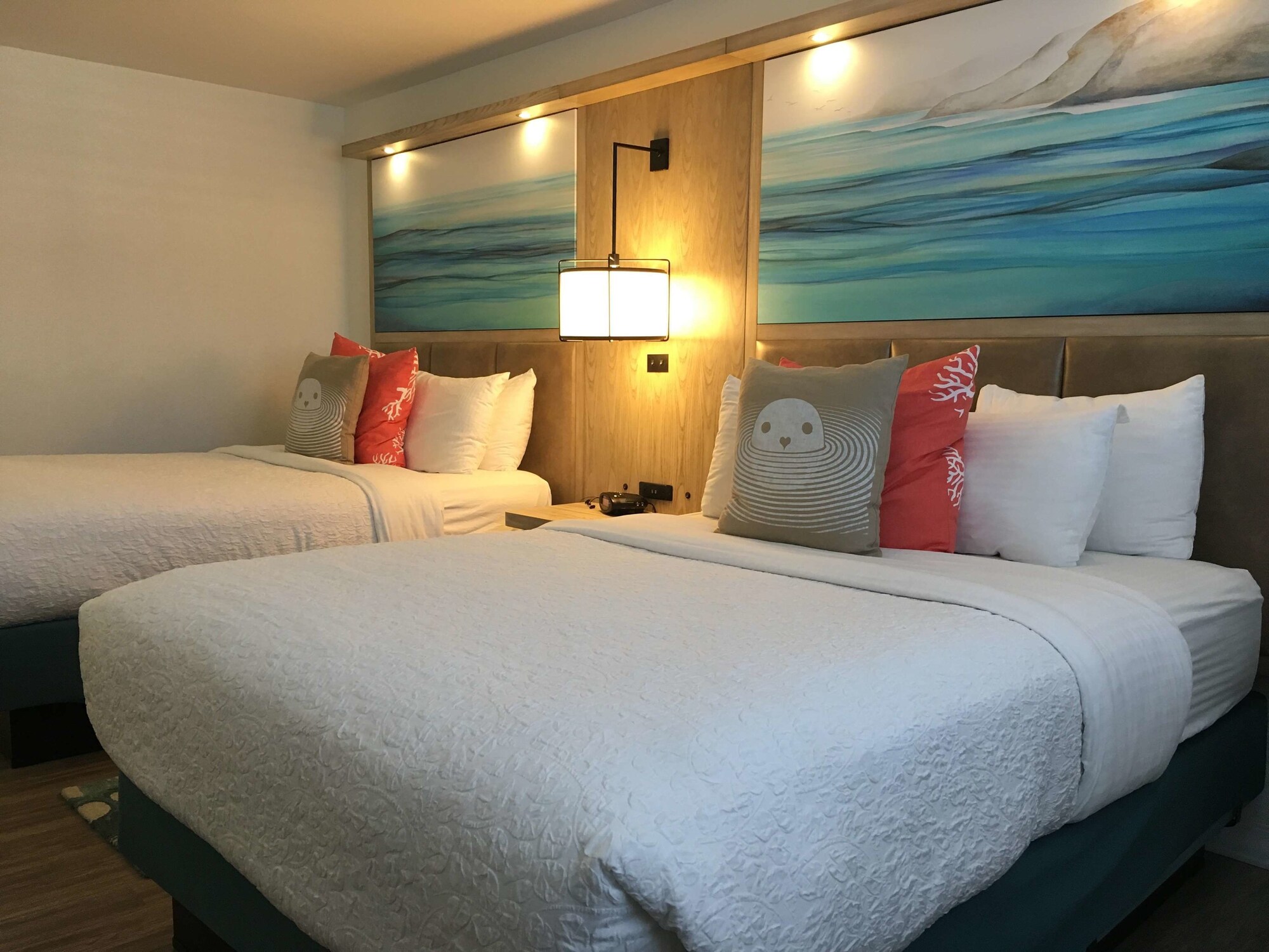 Standard, 2 Queen Beds, Jetted Tub