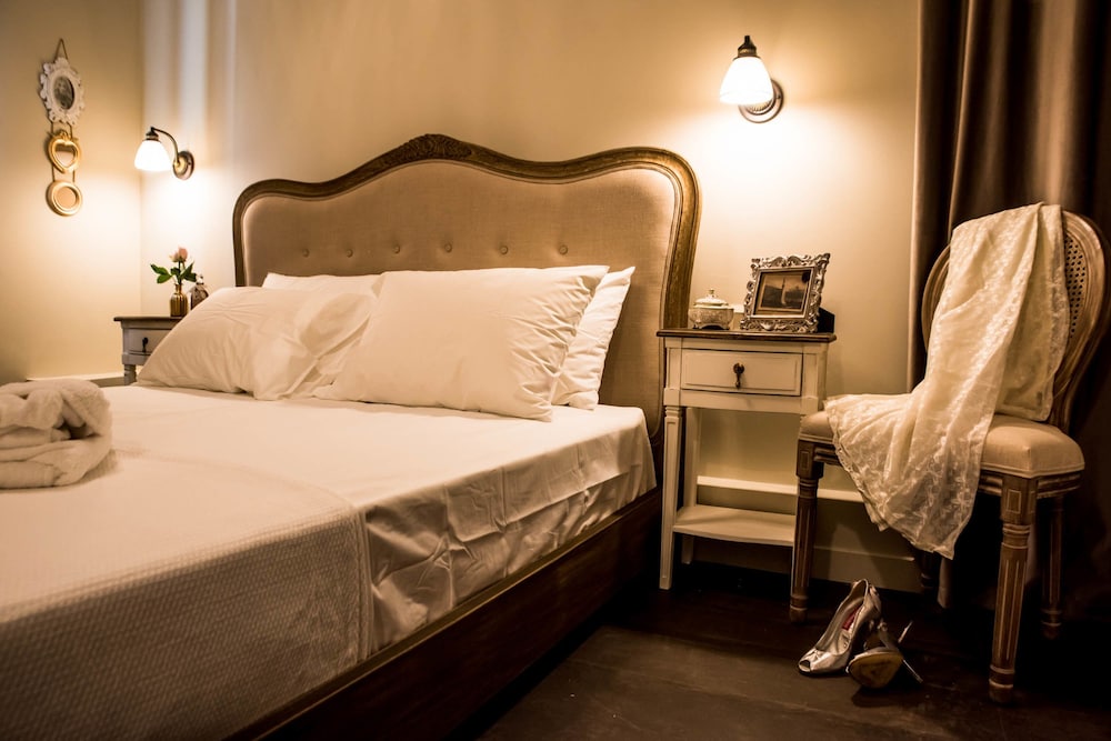 Kyria Boutique House 27/50