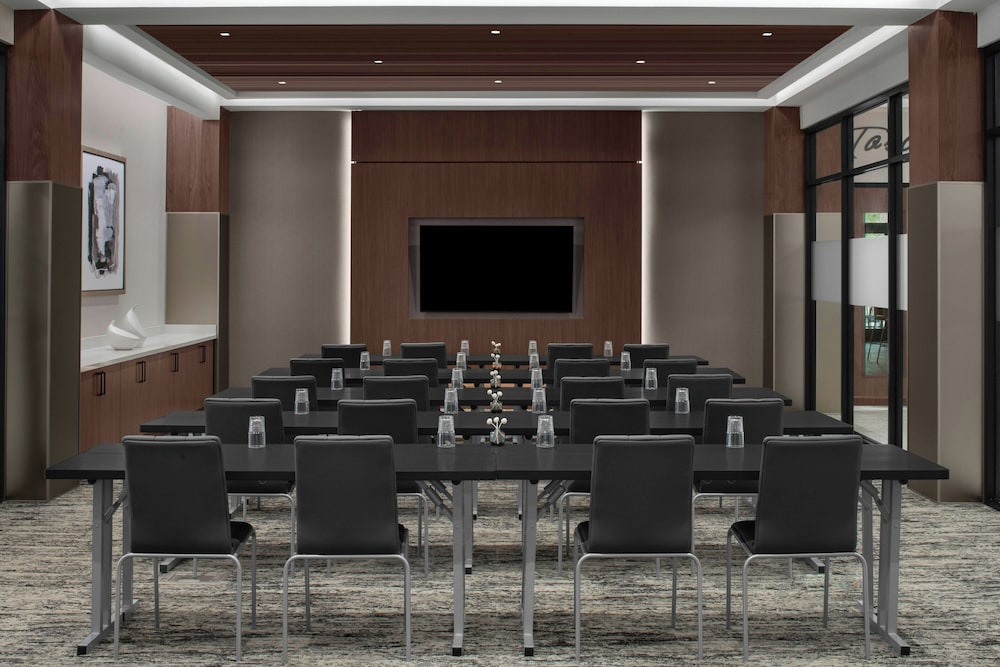 AC Hotel by Marriott Lansing University Area 36/49