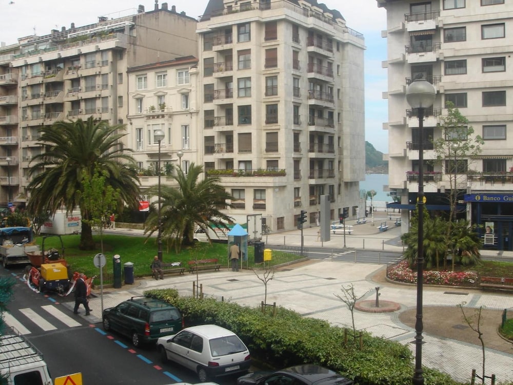 Hotel Zaragoza Plaza 44/50