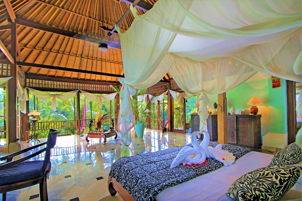 The Mahogany Villa 10/50