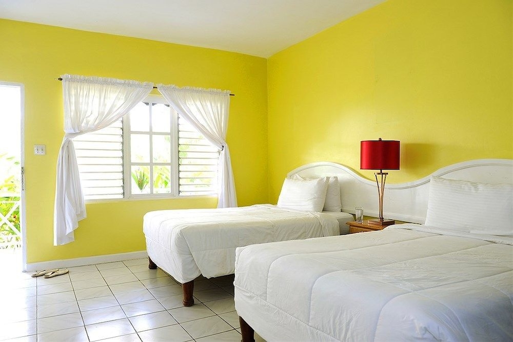 Coral Seas Beach Resort 28/58