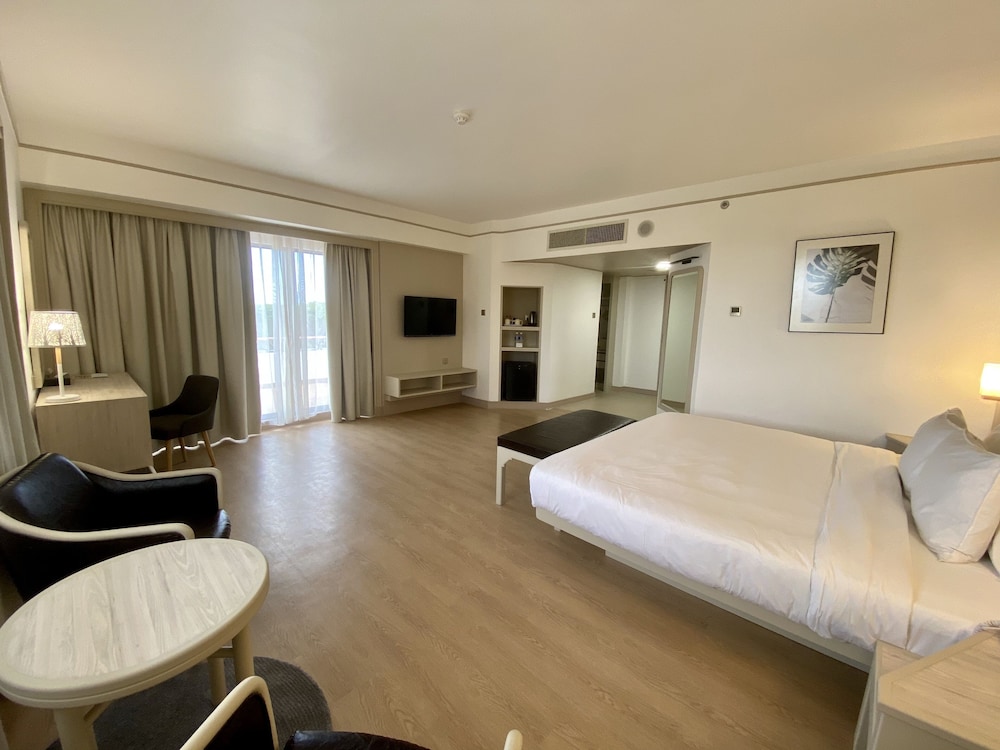 SABAH HOTEL SANDAKAN 27/69