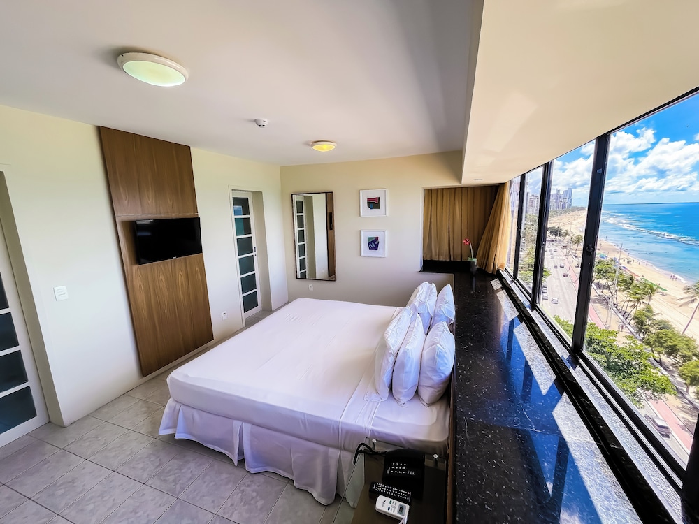 Suite, Queen Bed, Sofa