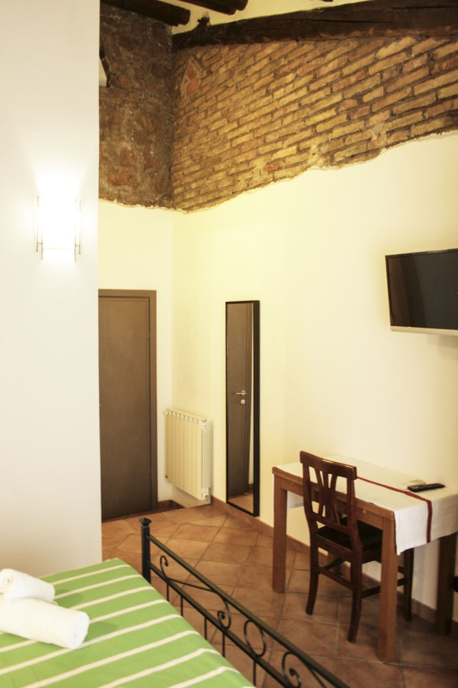 Sixtythree Guesthouse 34/40