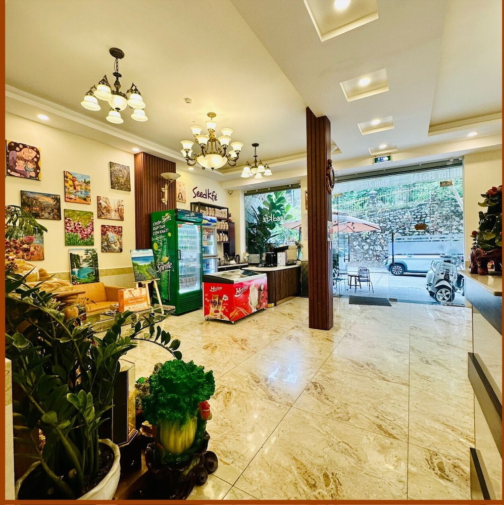Nam Xuan Premium Hotel 8/68