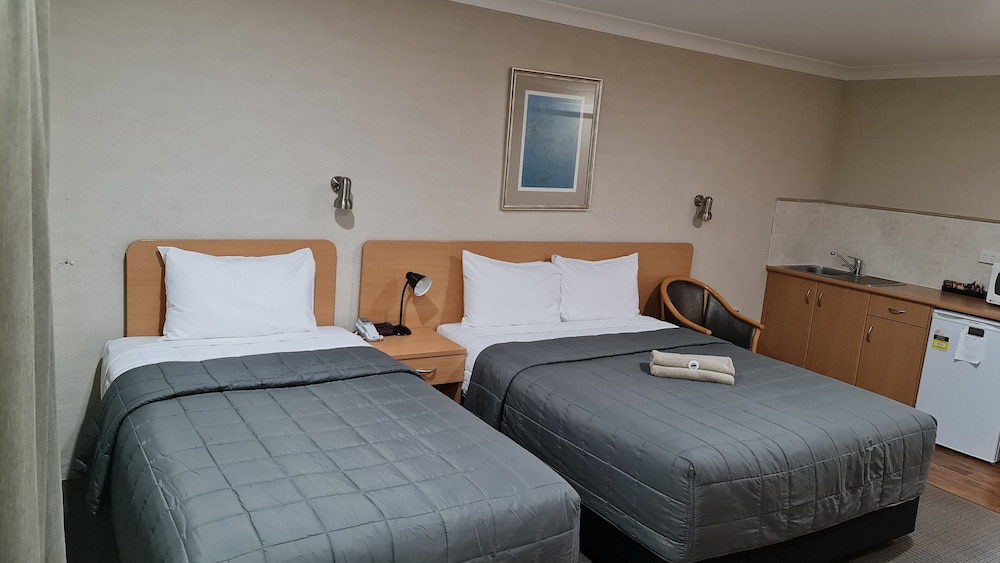 Edward Parry Motel & Apartments 13/57