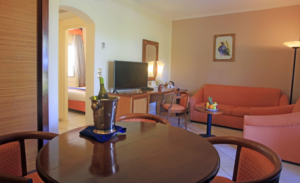 The Kairaba Beach Hotel 56/75