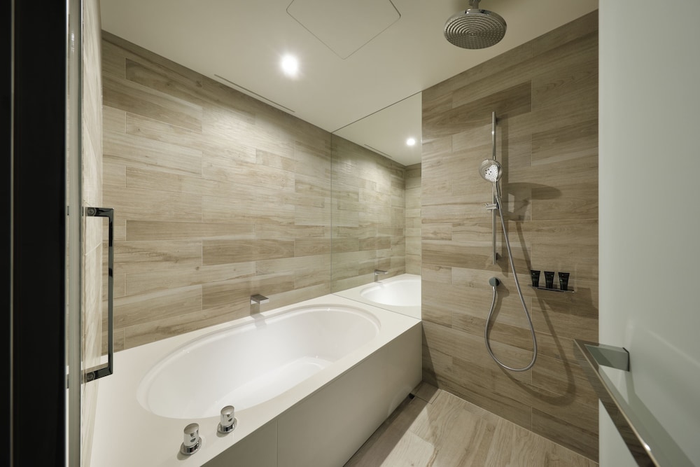 Hyatt Centric Ginza Tokyo 68/69