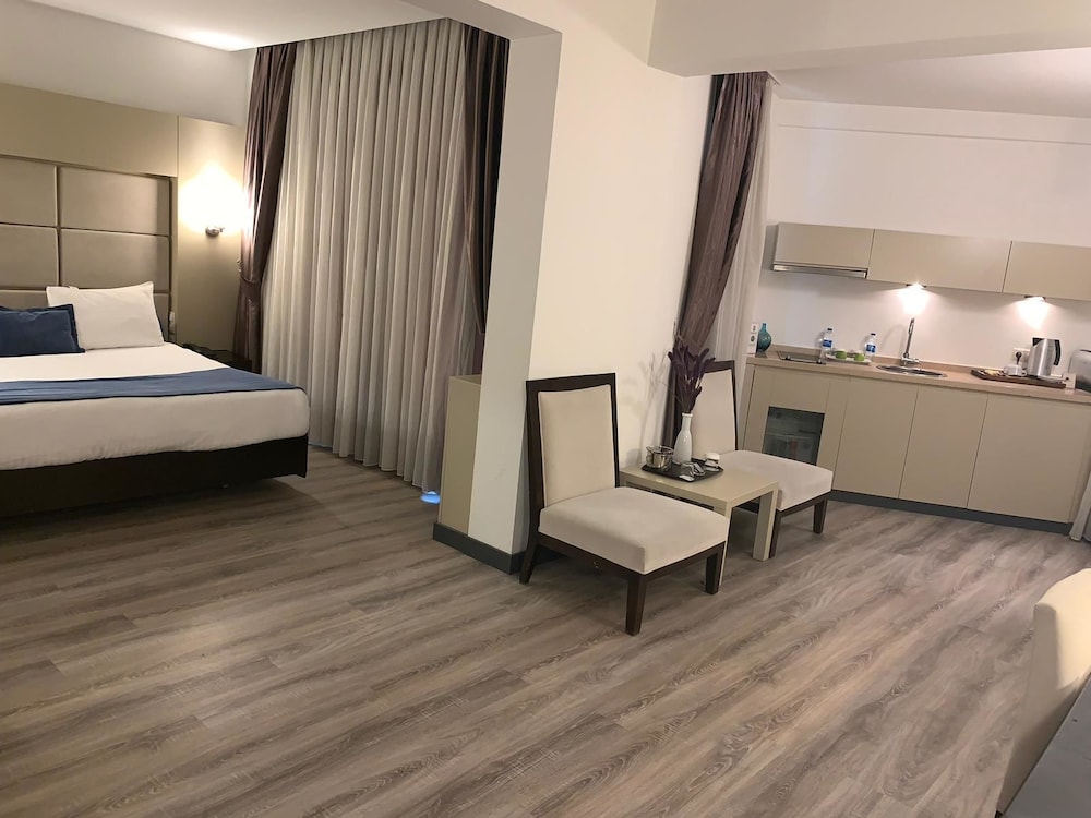 My Hotel 27/55