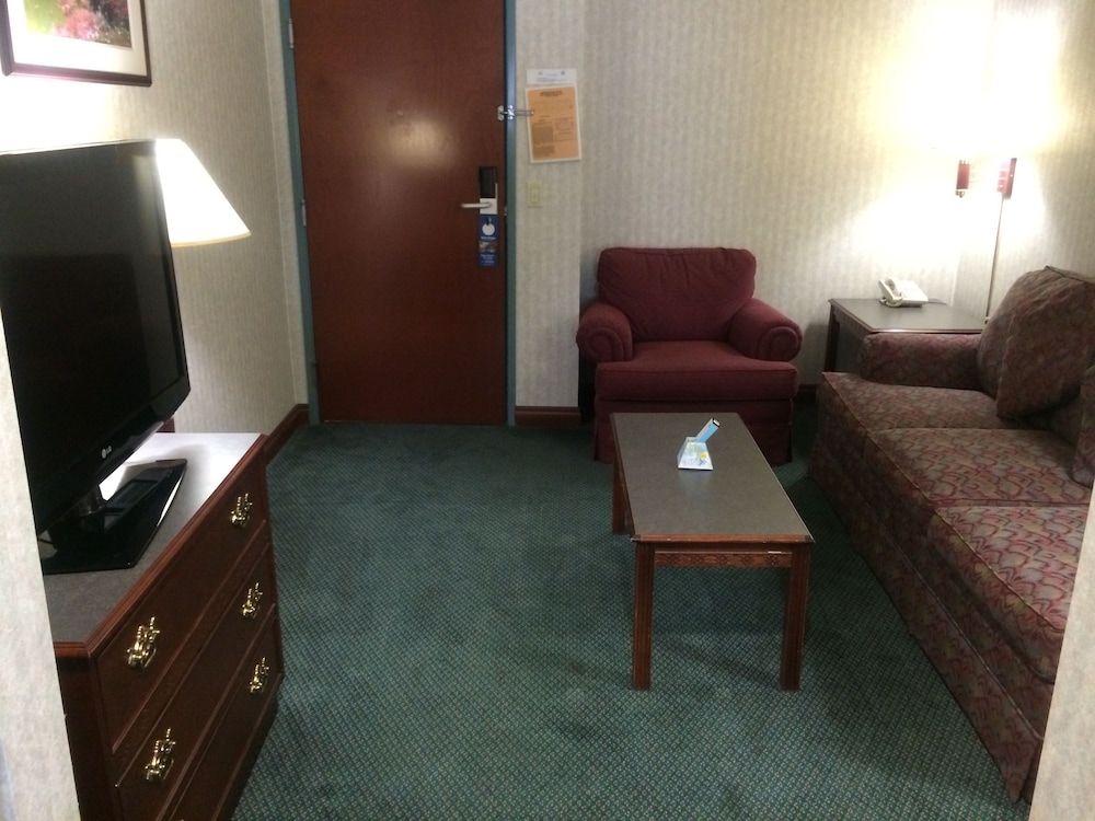 Best Western Elkhart Inn & Suites 23/27