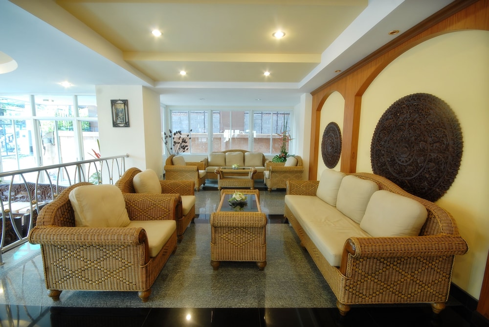 Golden Villa 33/47