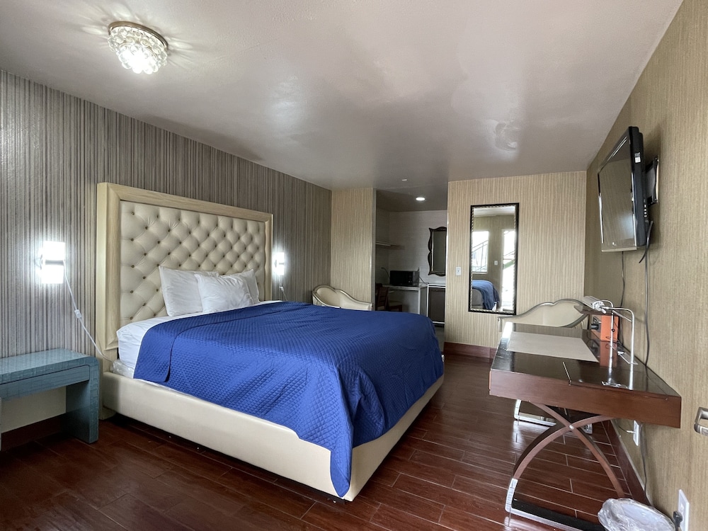 Crown Motel 30/66