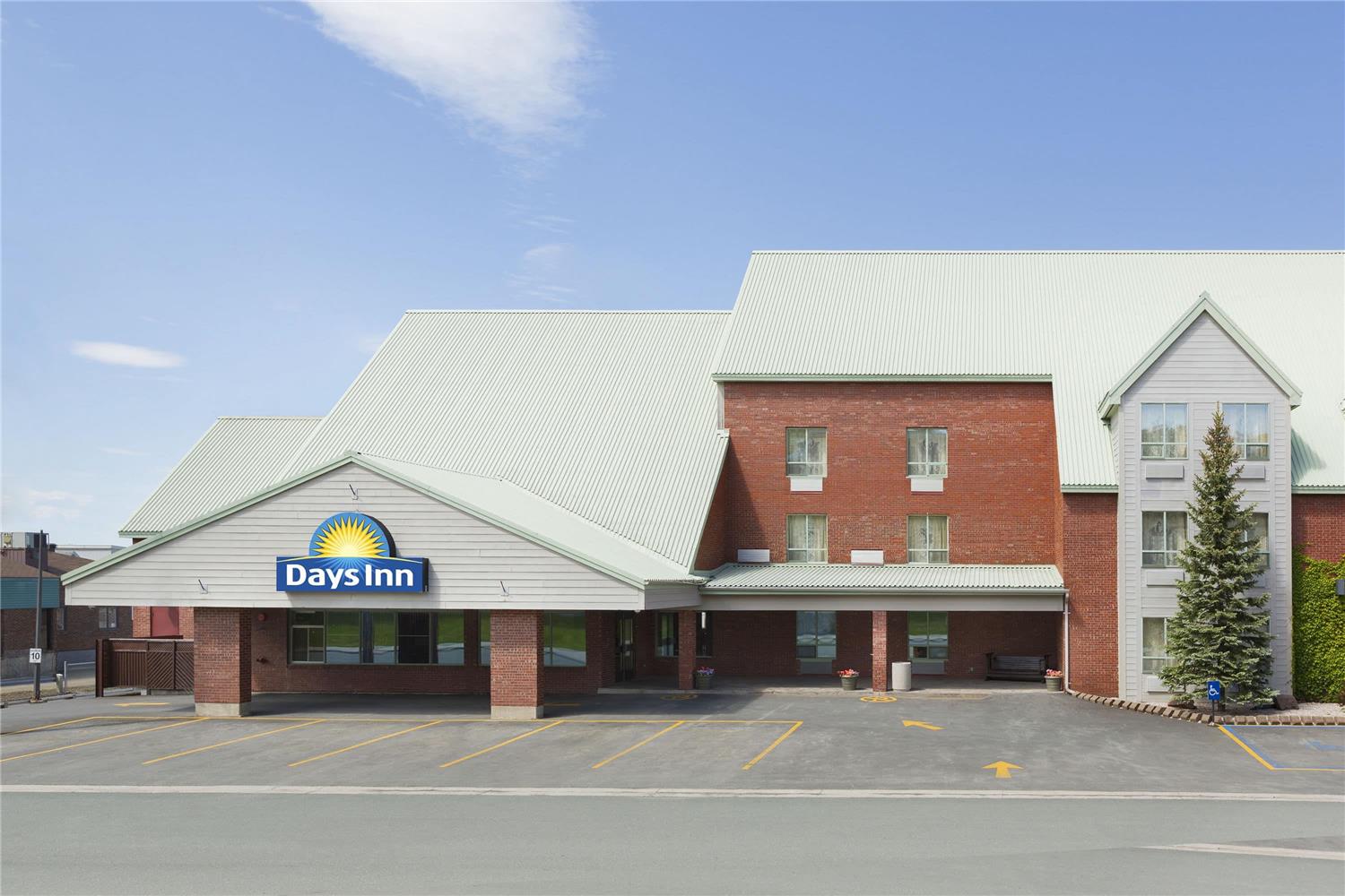 Days Inn by Wyndham Dalhousie 2/6