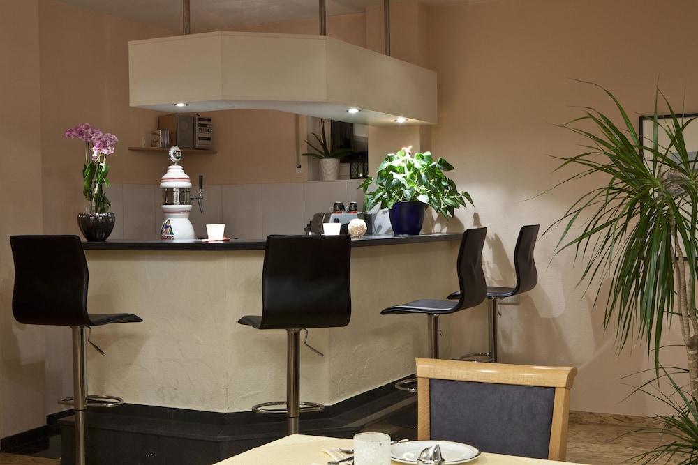 Airport Hotel Stetten 5/23