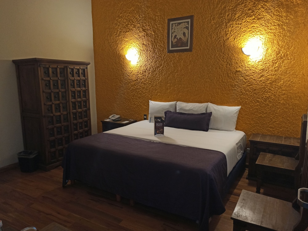 Hotel Senorial 26/56