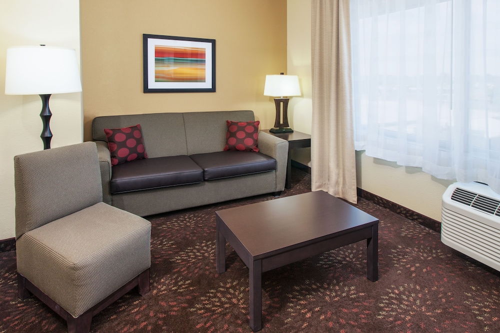 Holiday Inn Express Suites Sandusky 28/42