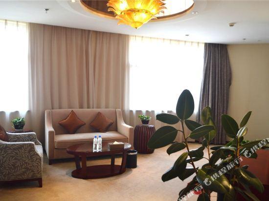 Chun Xue Four Seasons Hotel 41/57