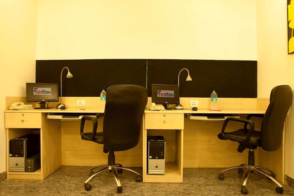 Red Fox Hotel East Delhi 47/59