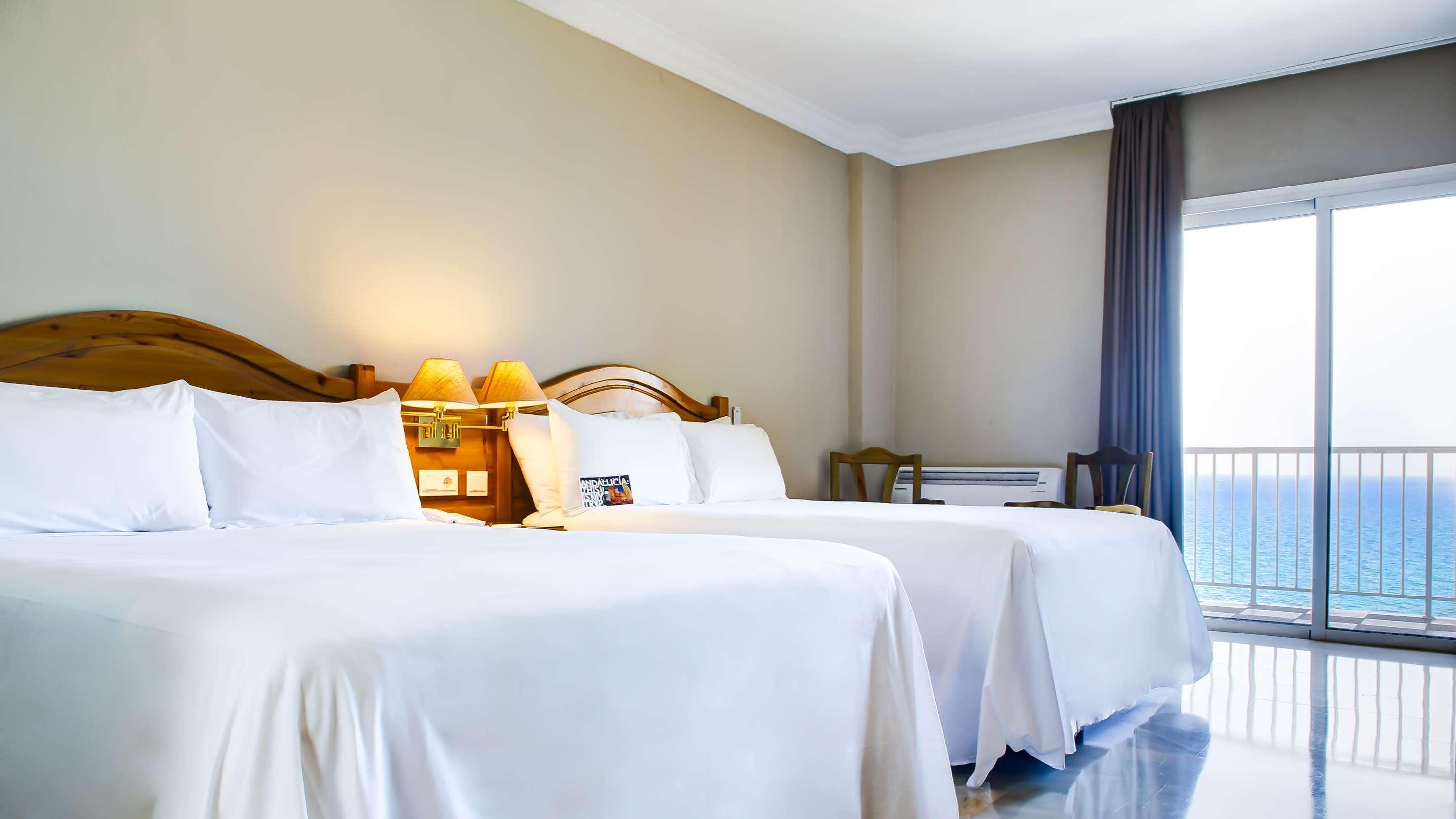 Room, Lateral Side Sea View