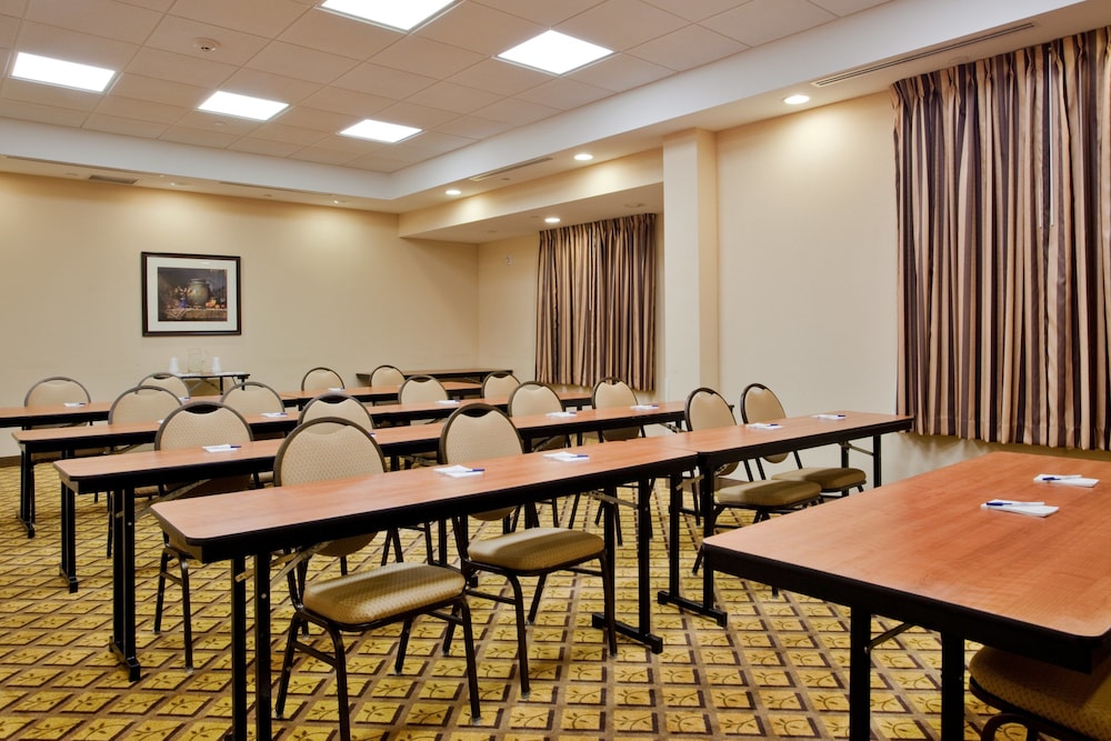 Candlewood Suites Norfolk Airport 29/38