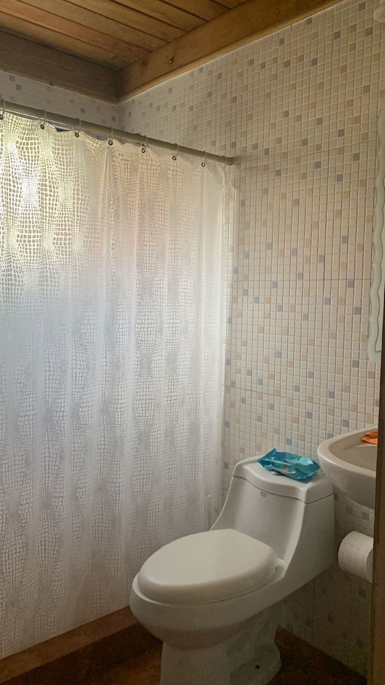 MANAYA BED & BREAKFAST 46/74