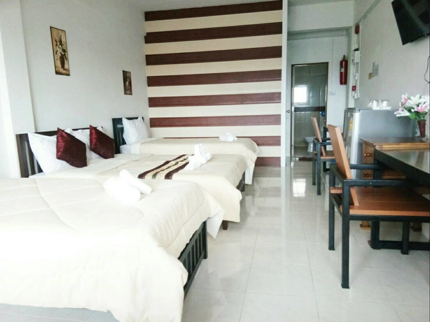 Family, Double and Twin Beds, Rueangrat Hotel 7/9