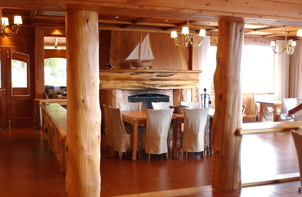 Isla Victoria Lodge 28/44