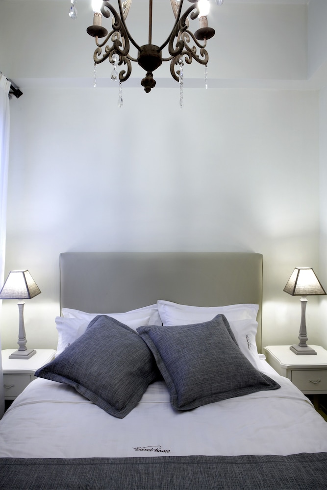 Sweet Home Hotel 15/75