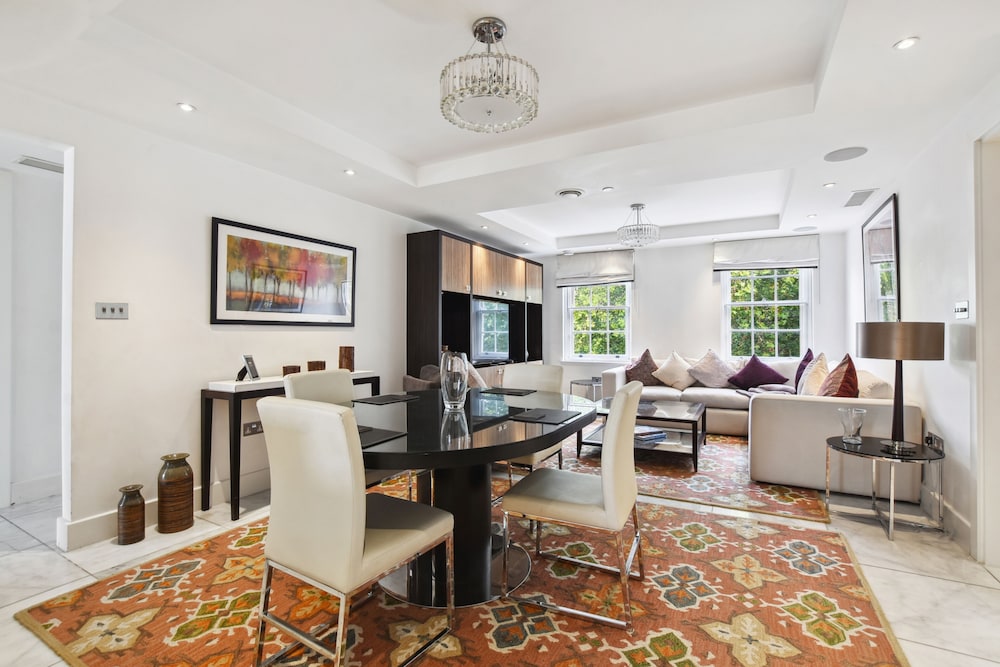 Buckingham Palace Residences by Aeria Apartments 27/45