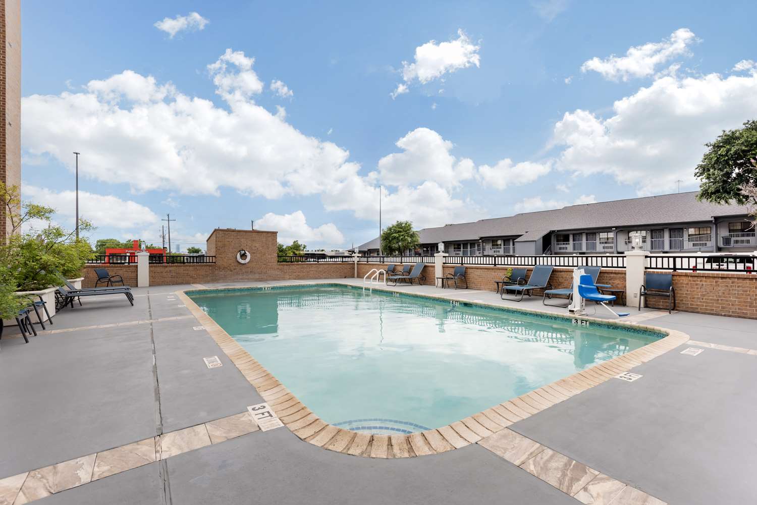 Best Western Plus Austin Central 40/40