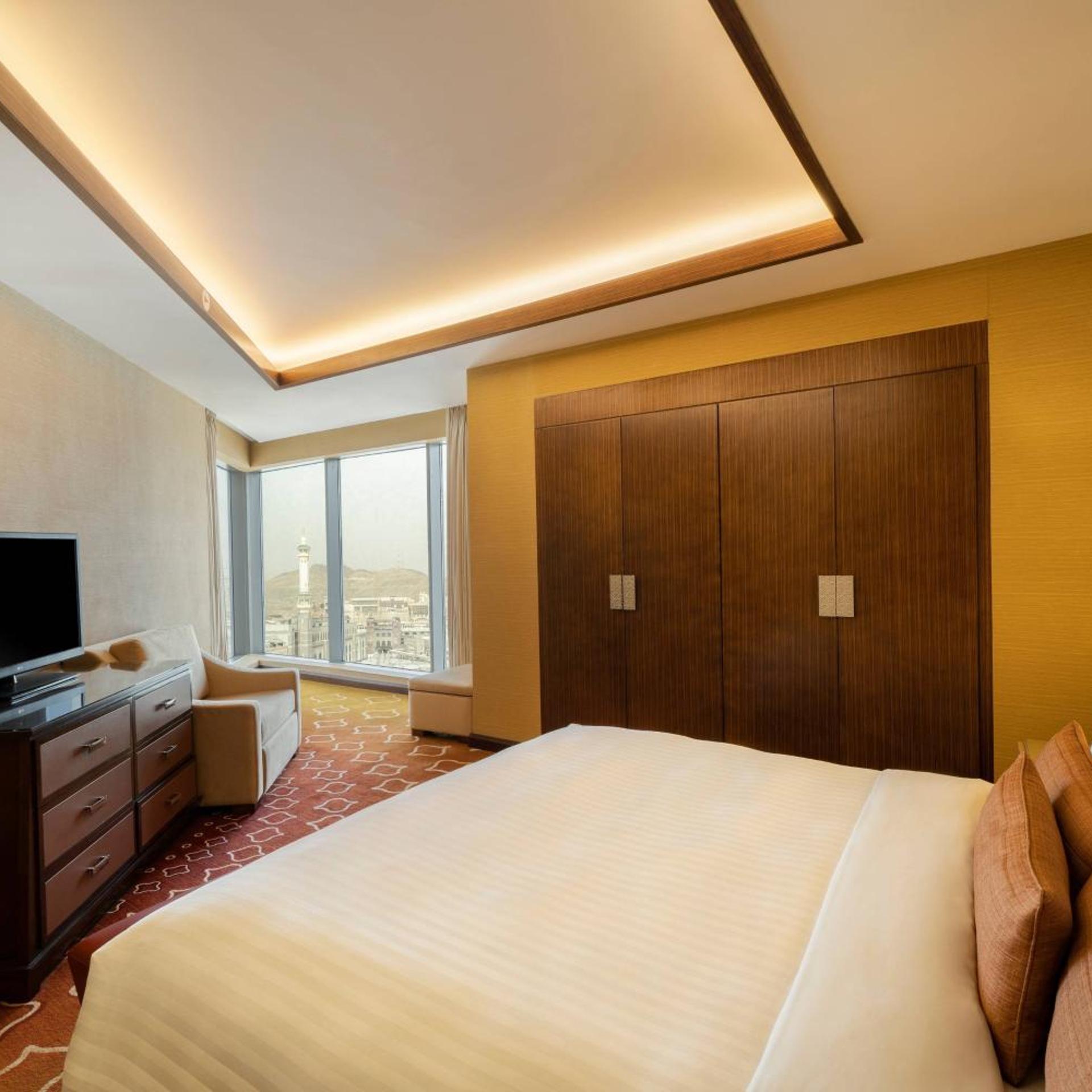1 Bedroom, Executive, Suite, King Bed, Sofa